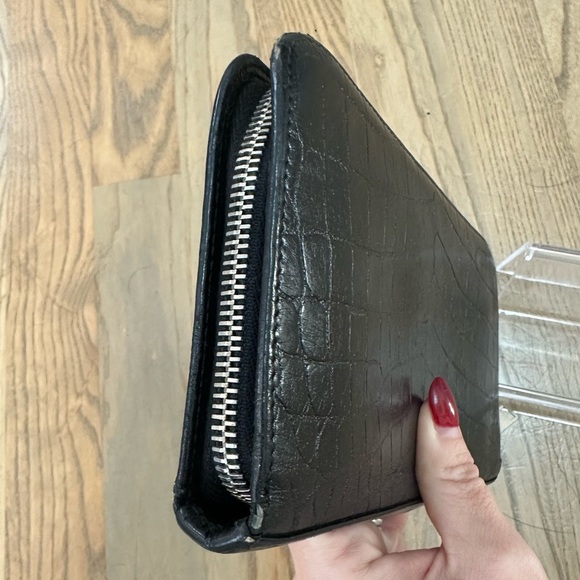 Saint Laurent Black Croc-Embossed Wallet - Picture 6 of 9